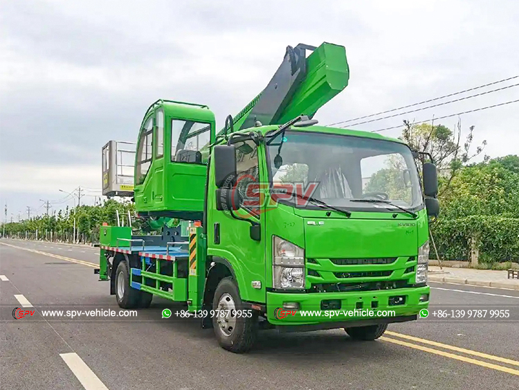 ISUZU 100P Manlift Truck - Front Right Side